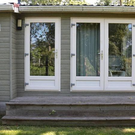 Een Chalet Met Prive Sauna En Tuin Βίλα Tzummarum Εξωτερικό φωτογραφία