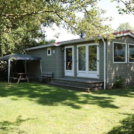 Een Chalet Met Prive Sauna En Tuin Βίλα Tzummarum Εξωτερικό φωτογραφία