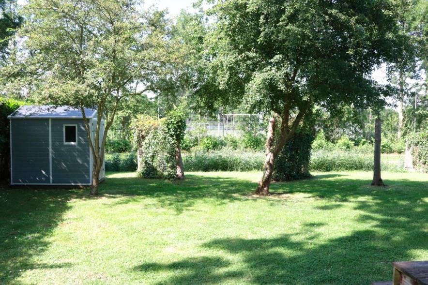 Een Chalet Met Prive Sauna En Tuin Βίλα Tzummarum Εξωτερικό φωτογραφία